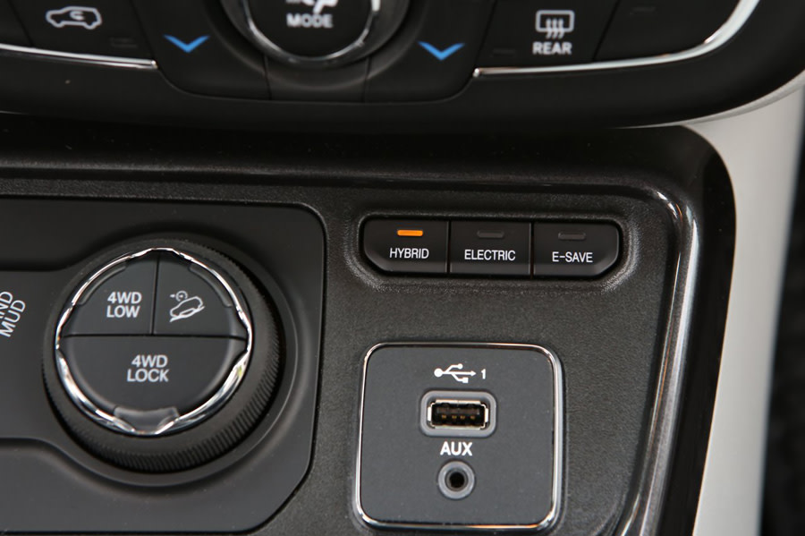 Jeep-Compass_4xe-2021-1280-1d.jpg