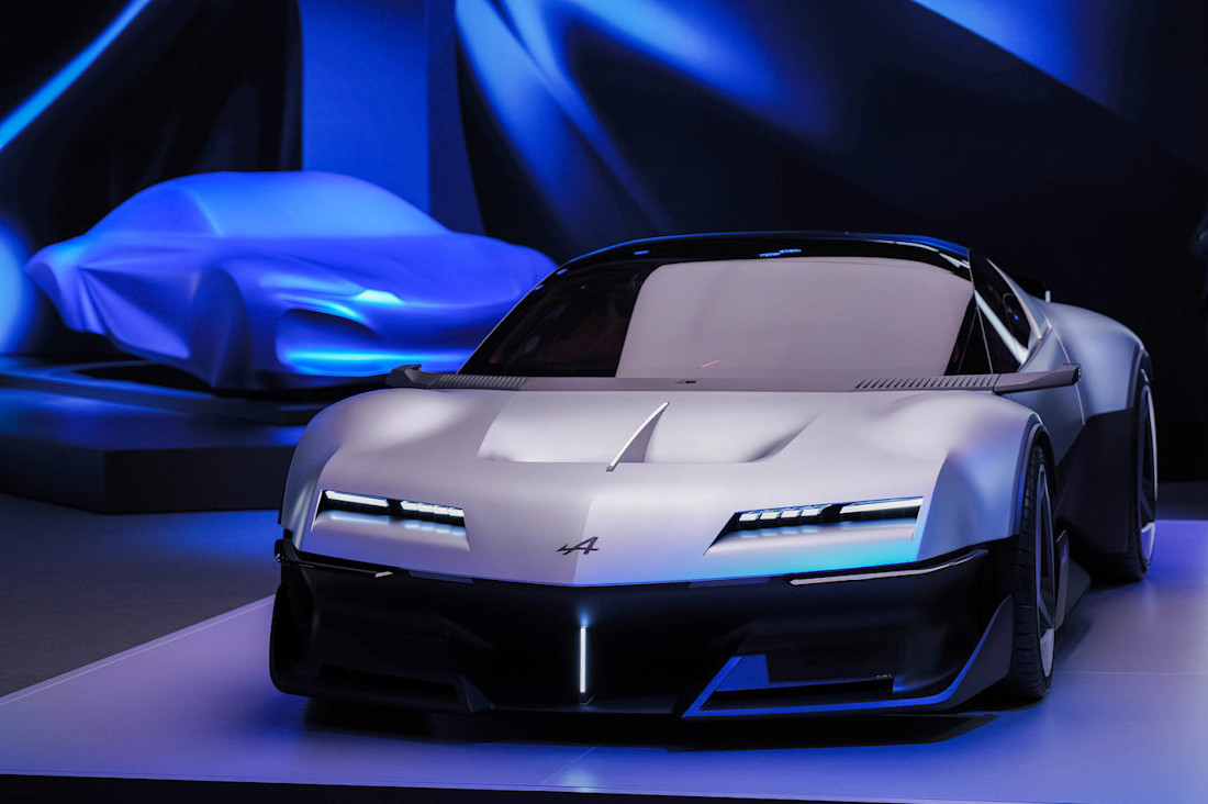Alpine-A310-VISION-at-the-Paris-Motor-Show.jpg
