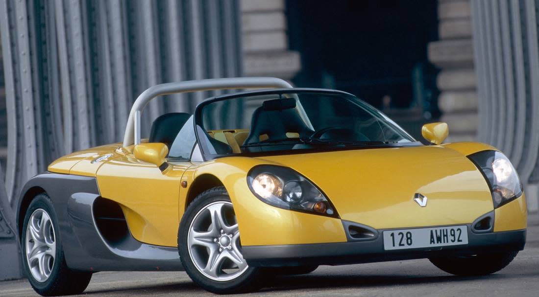 4pv5baMryZYm9tf7HKQTTP-9e4aaf7004017bd460b1f43712bdebca-renault-sport-spider-front-1100