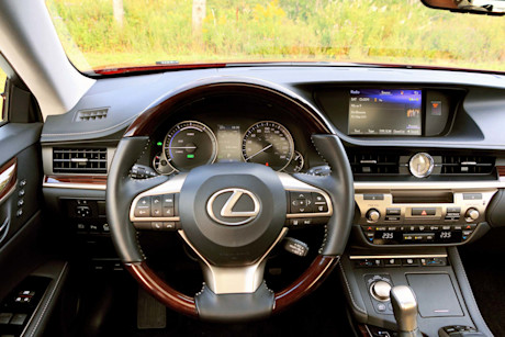 Editorial 2017 lexus es 300h 15 ew
