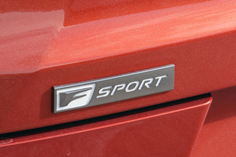 Editorial 2021 lexus ux 250h awd 16 jm