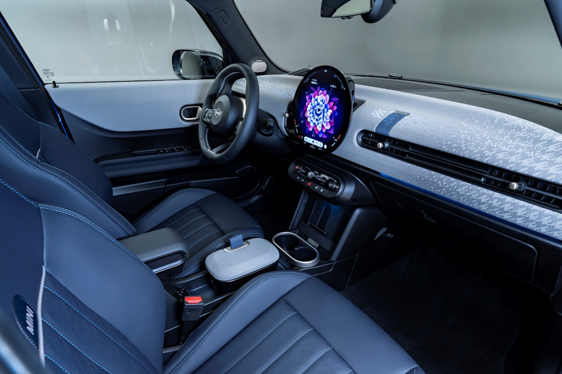 mini-cooper-5-door-2025 (7).jpg