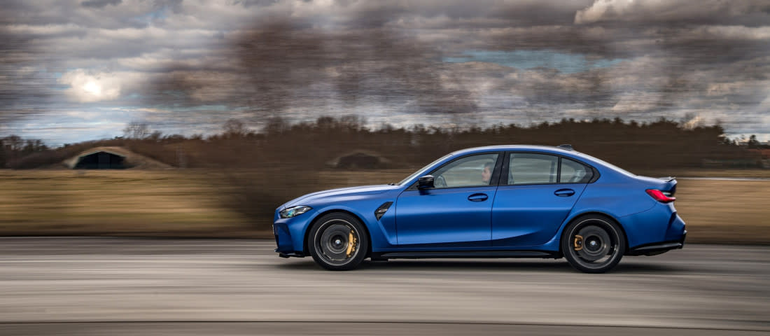 BMW-M3-Sideview-1100