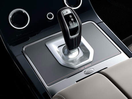 Editorial 2020 land rover range rover evoque 04 land rover