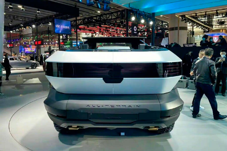 Tesla-cybertruck-chino-t-mad-(2).jpg