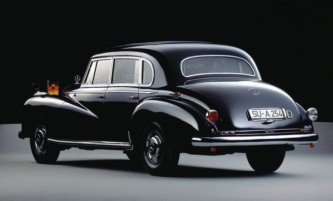 2UUdca52fgnIqmJTvkUUPa-64942cc36e4ba306d09f7e9f1b6639bb-mercedes-benz-300-w186-back-1100