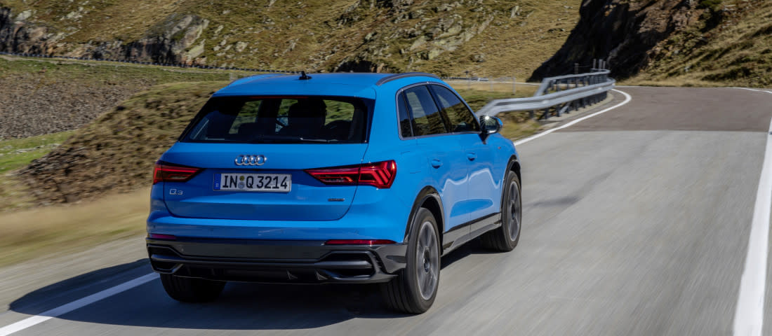 audi-q3-back-1100