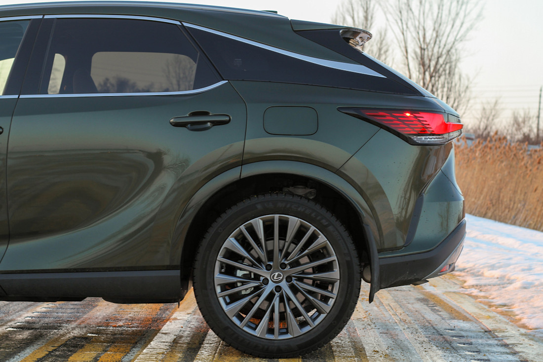 2026 Lexus RX 450h+ PHEV Review - AutoTrader.ca