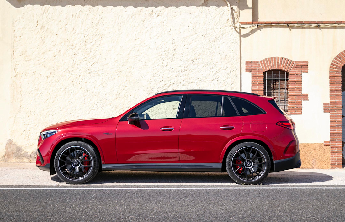 Editorial 2025 mercedes amg glc 63 s fd 231016 05 jw