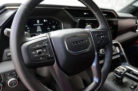 GMC Sierra Denali Ultimate 2023 : essai routier Image