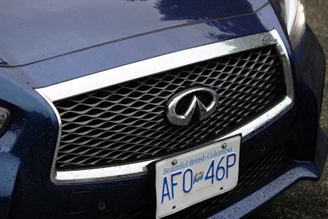 Editorial 15 dh 2016 infiniti q50 red sport 400 awd