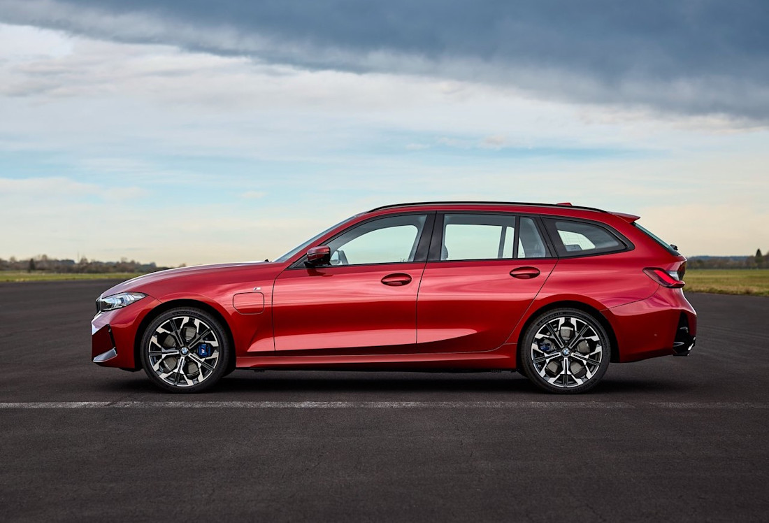 BMW-3-Series Touring-2025