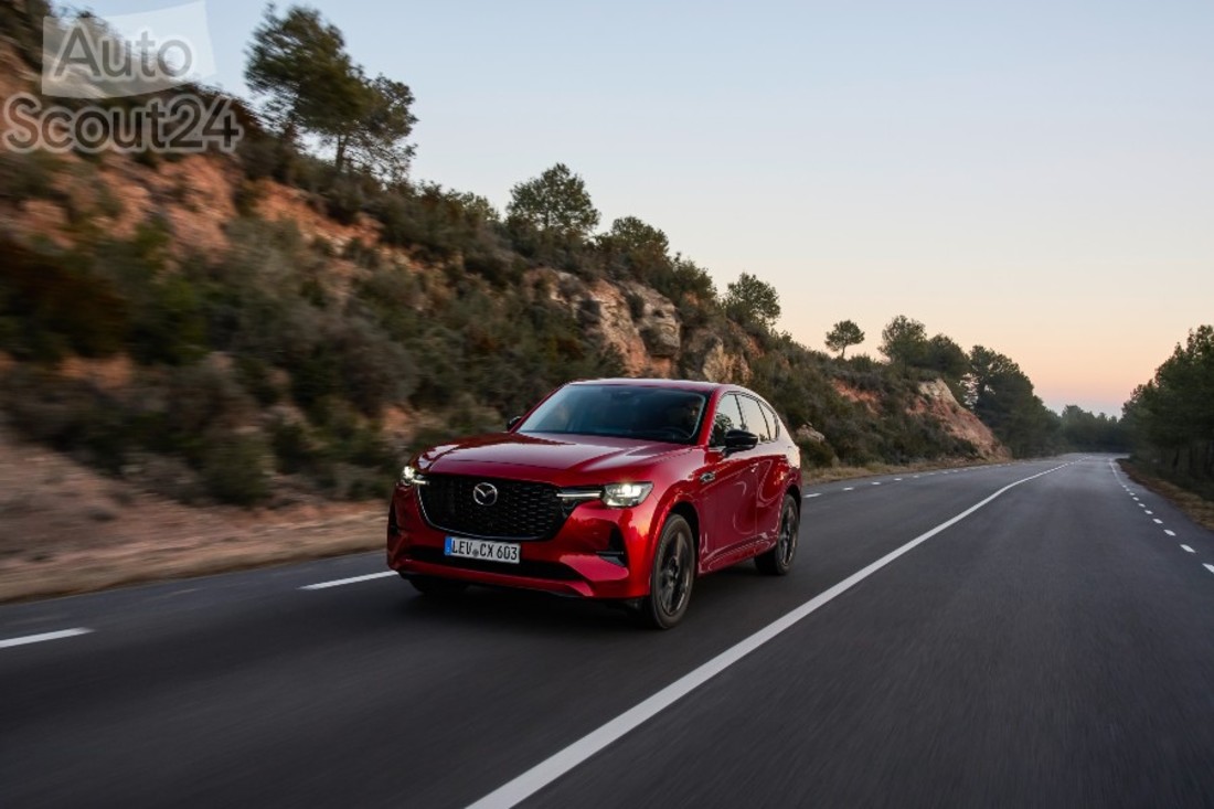 2022_mazda_cx-60_barcelona_src_act_11_highres(1).jpg