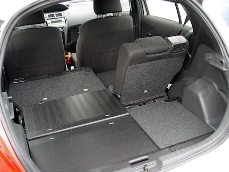 Editorial 2006 toyota yaris le 4dr gy 06