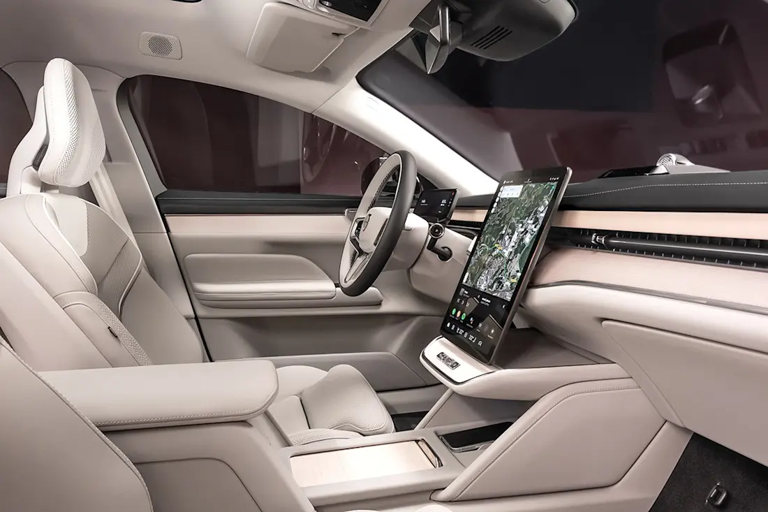 BEBE20251023 Volvo ES90 03