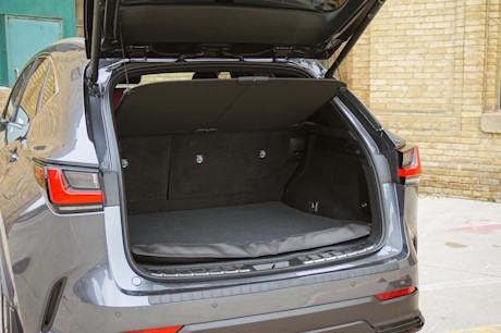 Editorial 2022 lexus nx 350h luxury package 22 jl