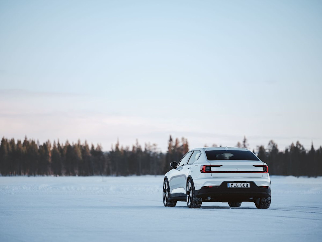 676927_20231115_Polestar_2_MY24