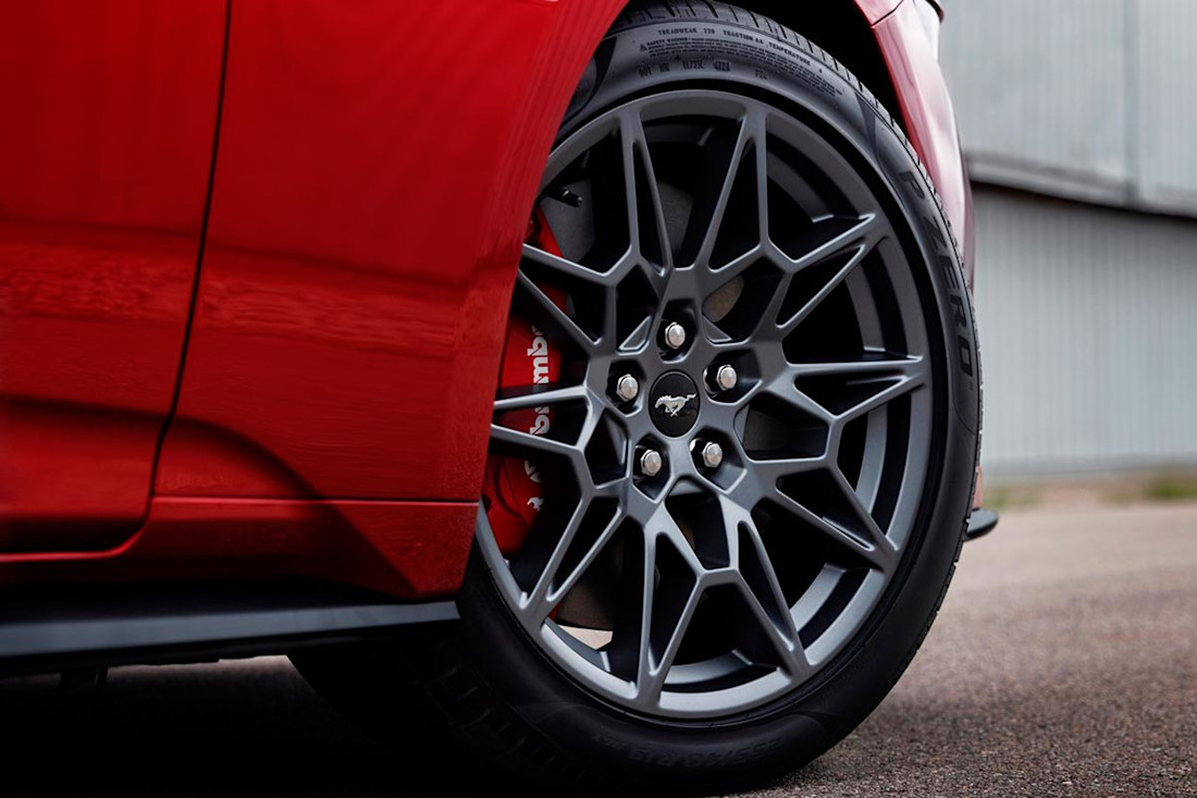 Ford-Mustang-Convertible-2024 (1).jpg