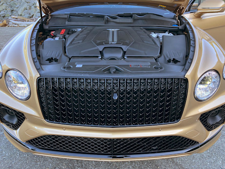 Editorial 2023 bentley bentayga 18 sb