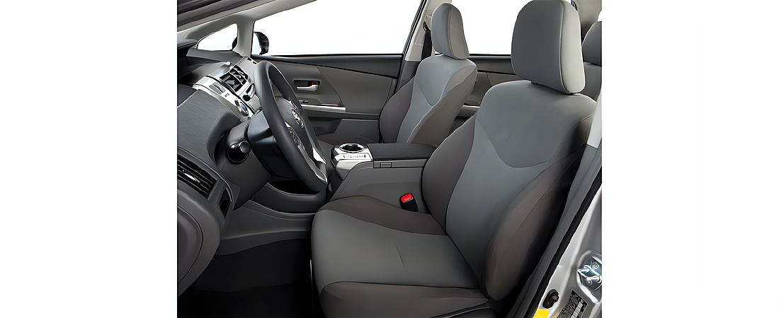 Toyota Prius v 2012 8