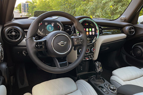 Editorial 2022 mini cooper s 5 door premierplus 25 ct