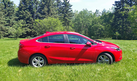 Editorial 2017 chevrolet cruze lt 03 ns