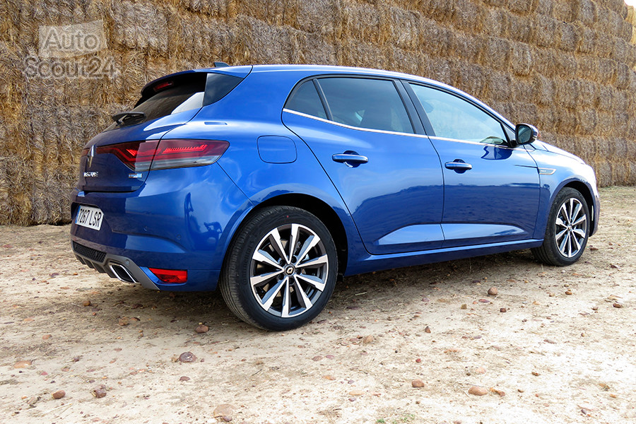FT_5_renault_megane_hibrido_trasera_2.JPG