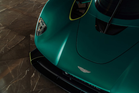 aston-martin-valkyrie-lego-2025 (2)