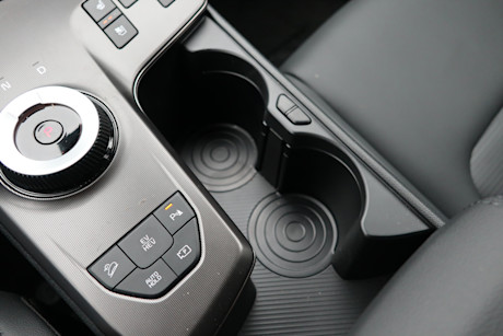 2026 Kia Sportage PHEV Review Image