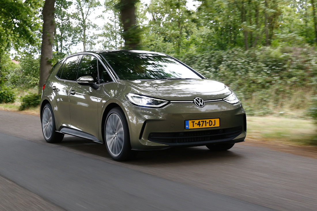 Engelsen lachen zich suf om onze Volkswagen ID.3 met karige pk's