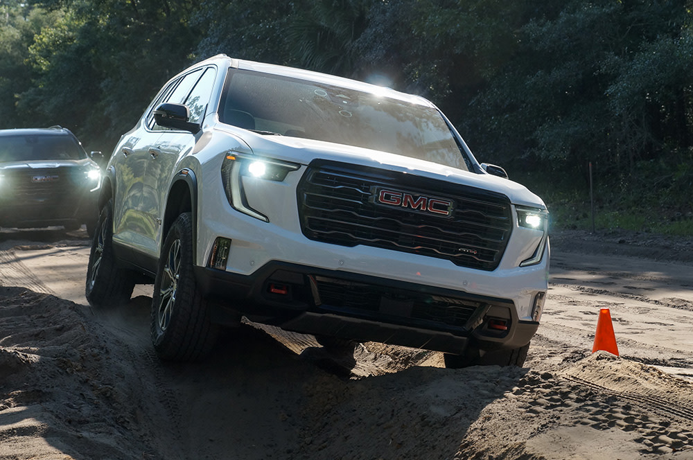 Editorial 2024 gmc acadia fd jv 240613 1