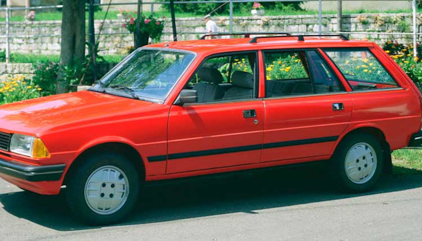 Peugeot 305
