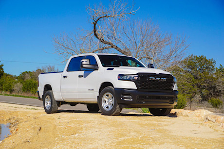 Editorial 2025 ram 1500 tradesman 240222 01 di