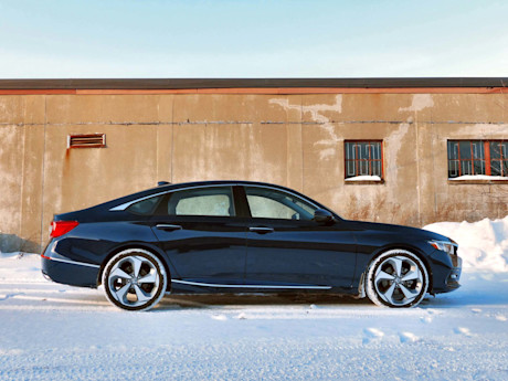 Editorial 2018 honda accord touring 04 bh