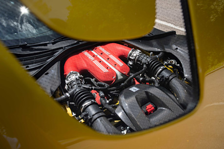 Editorial 2025 ferrari 12cilindri fd mbu 240920 24