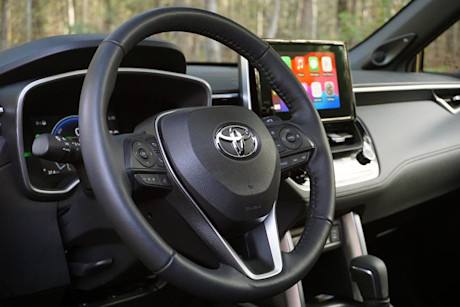 Editorial 2024 toyota corolla cross hybrid xse td 231220 15 di
