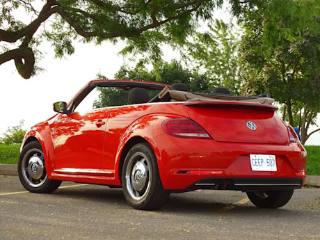 Editorial 2018 volkswagen convertible coast edition 09 jb