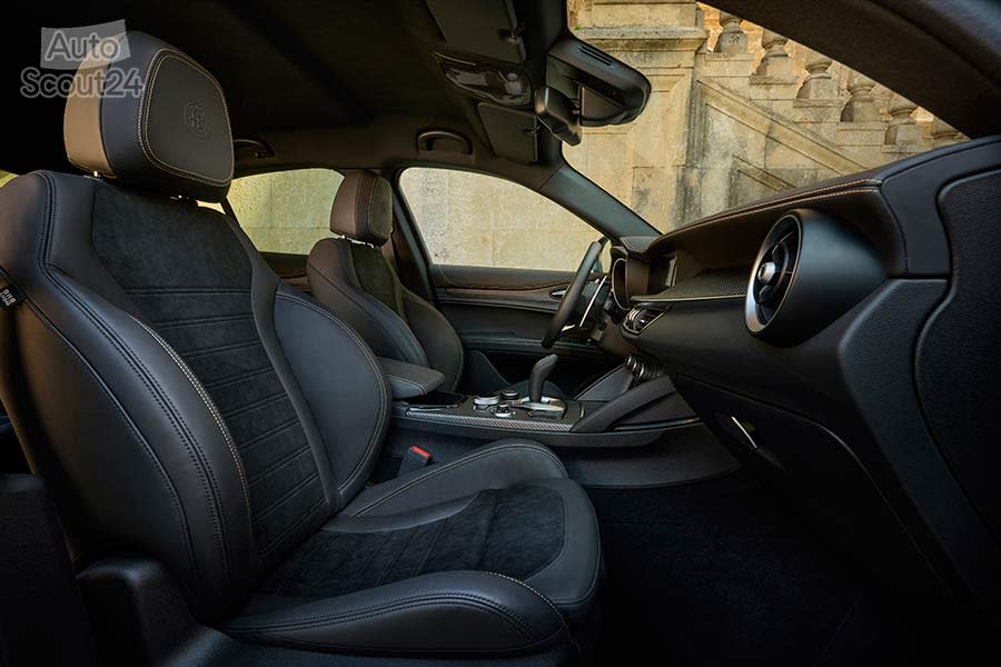 Alfa Romeo-Giulia-Stelvio-Q-100°anniversary-2023 (3).jpg