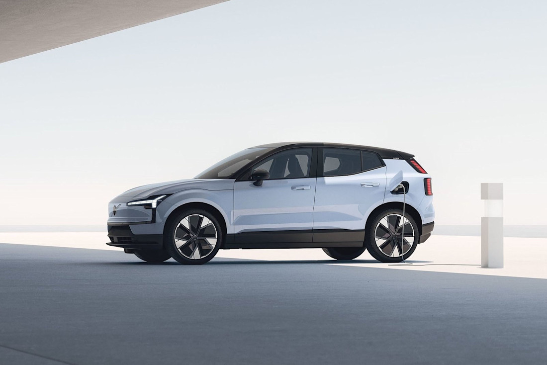 Volvo EX30 rollt als Verwandter des Smart #1 an den Start