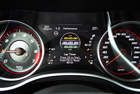Editorial 2016 dodge charger srt 392 hemi jb 37