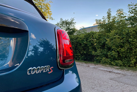 Editorial 2022 mini cooper s 5 door premierplus 17 ct