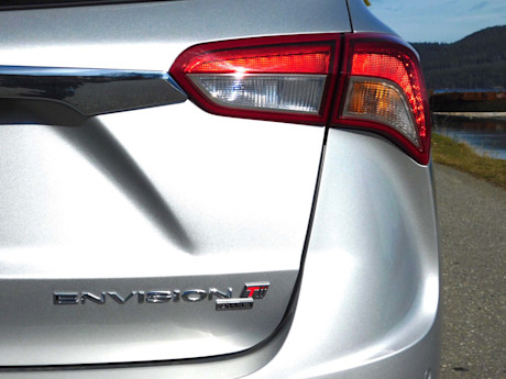 Editorial 2019 buick envision premium ii 14 sh