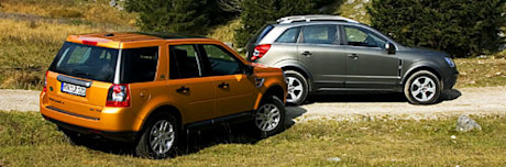Test comparatif: Opel Antara vs. Land Rover Freelander – Ville, campagne et rivières
