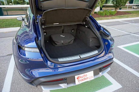Editorial 2022 porsche taycan turbo cross turismo 22 jl