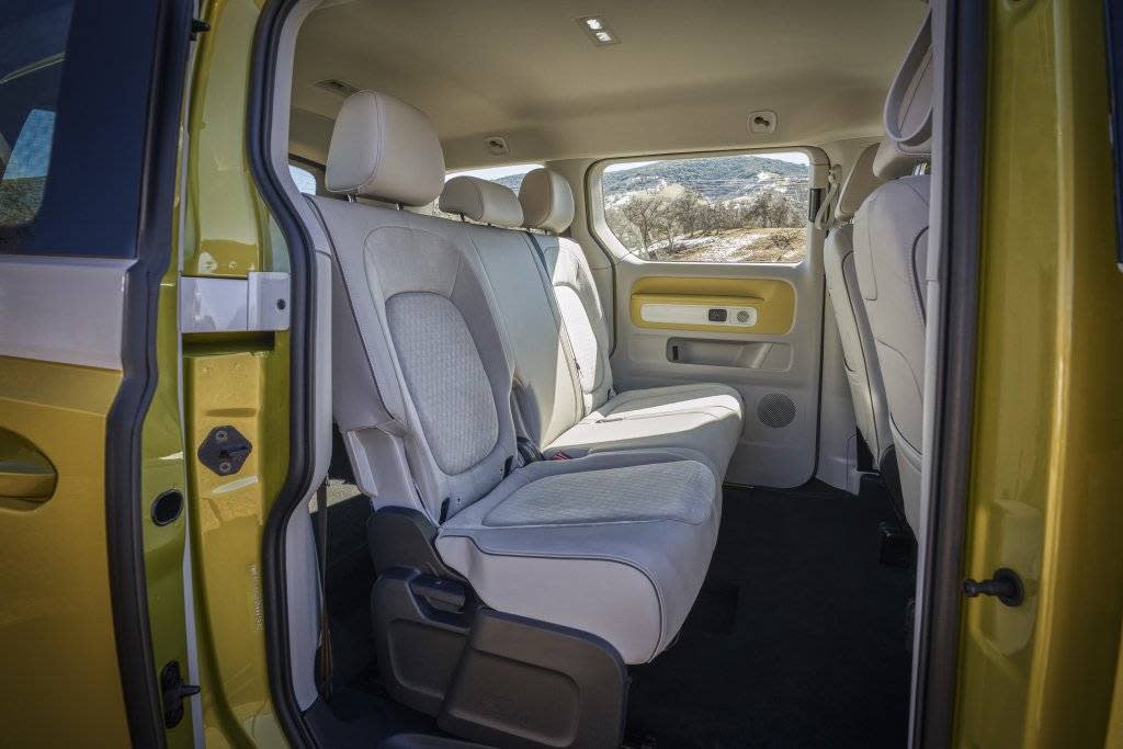 volkswagen-id-buzz-4-2022-21-4.jpg