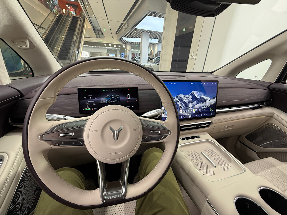 4 Chinese Car Tropes Wed Like to See in Canada - NF - CT - 260609 - 7.jpg