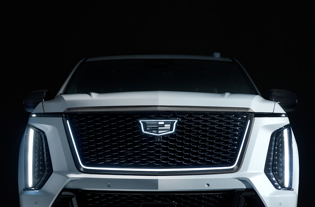 MY27_Cadillac_Escalade_V_Collector_AP2_0319.jpg