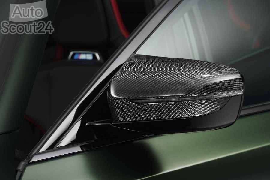 P90411358_highRes_the-new-bmw-m5-cs-st (2).jpg