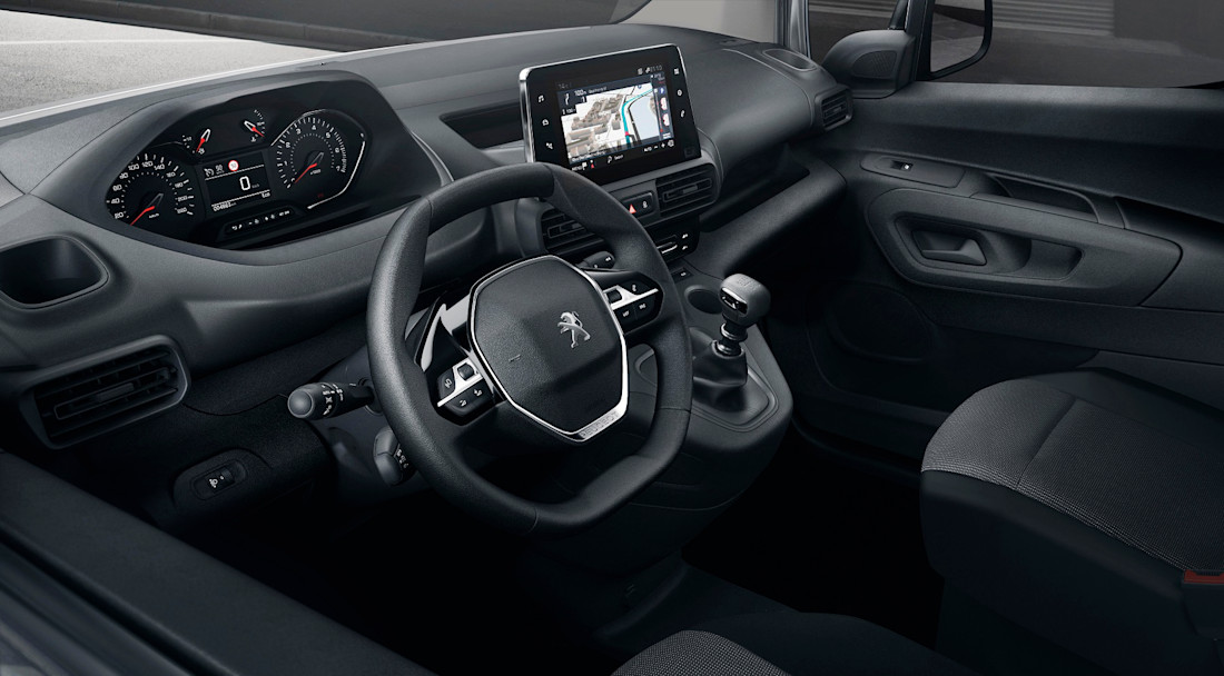 peugeot-ranch-interior