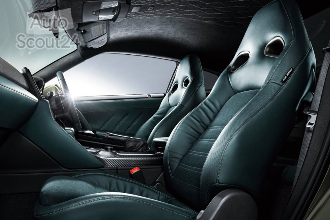 Nissan-GT-R_T-spec-2022-1600-09.jpg